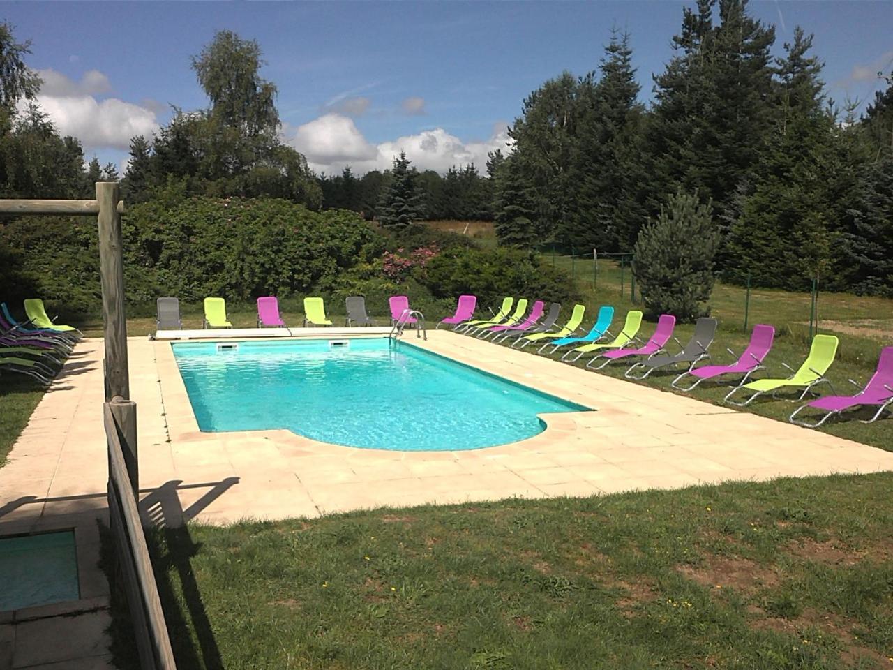 Hôtel Camping Le Riou La Selle à Saint-Agrève Extérieur photo